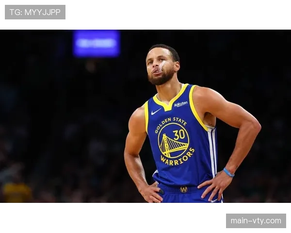 东契奇抖肩庆祝引热议 澄清与库里无关仅因无选择